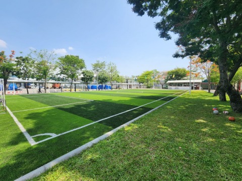 รับสร้างสนามกีฬาหญ้าเทียม
